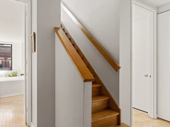 393 West 49th Street image 10 of 20