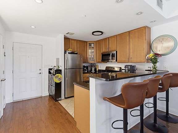 3rd image of 4315 Park Ave APT 2E