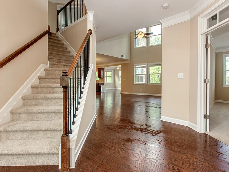 930 Hampton Oaks Dr — Photo 5