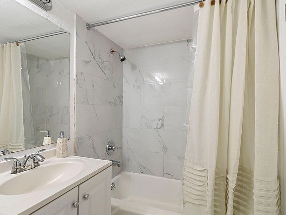 5th image of 5225 Summer Ave #60