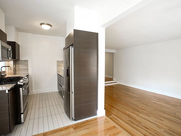 4th image of 8 Gramercy Park S APT 3B