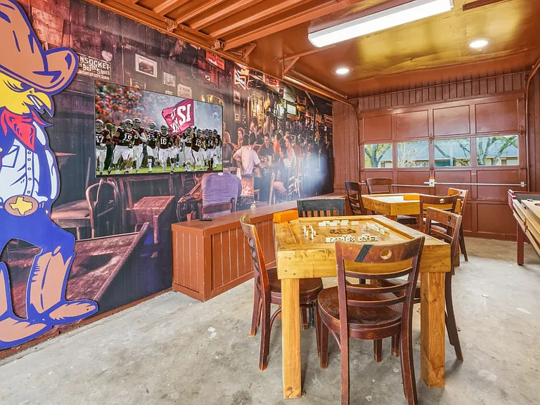Building's Lounge