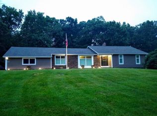 31 Oakcrest Dr, Westfield, MA 01085