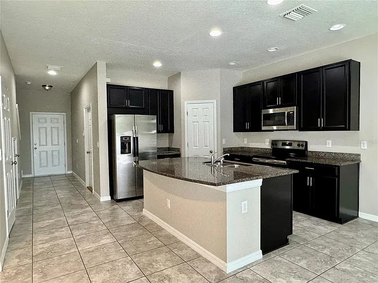 7208 Grand Elm Dr — Photo 3