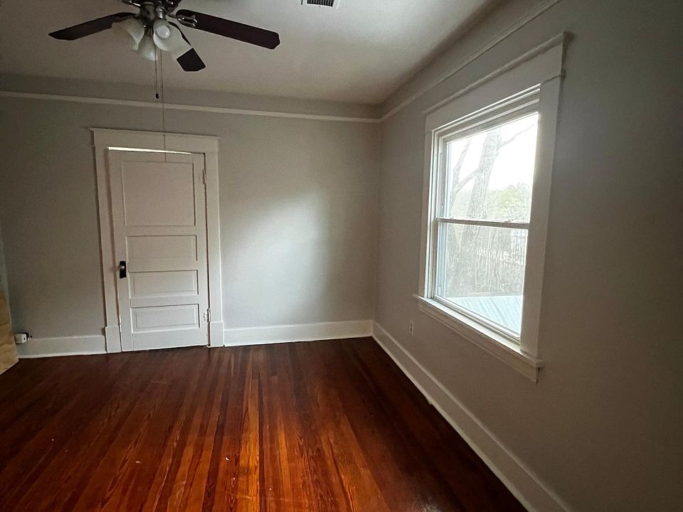 1st image of 123 N Park St #Up