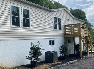 82 Sparta Rd, Prosperity, PA 15329