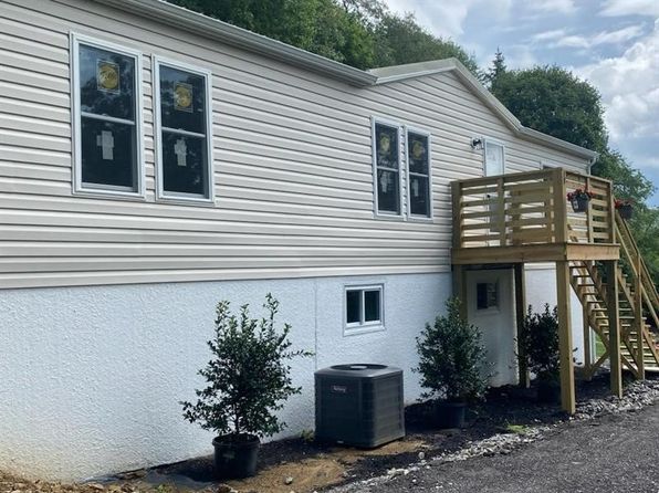 82 Sparta Rd, Prosperity, PA 15329
