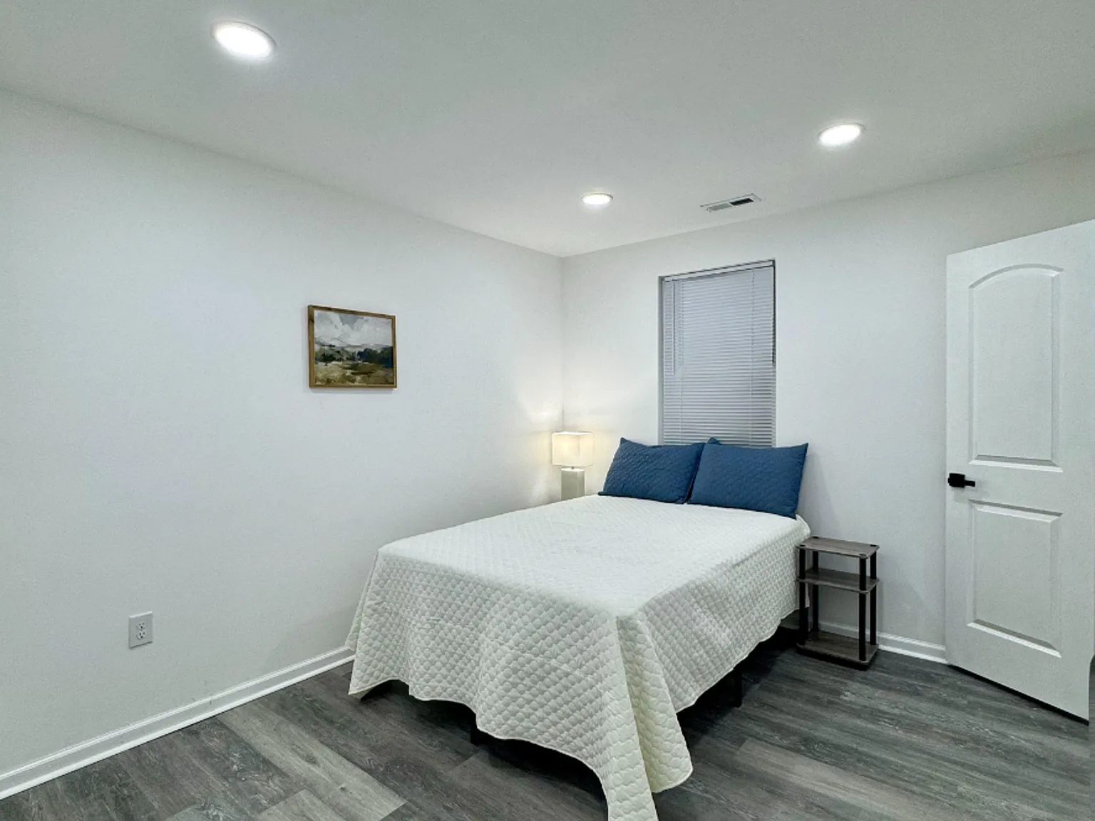4 bed, 3.5 bath, 2240 sqft, $793 — Photo 1