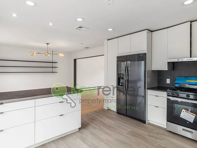 755 Spring Valley Rd — Photo 9