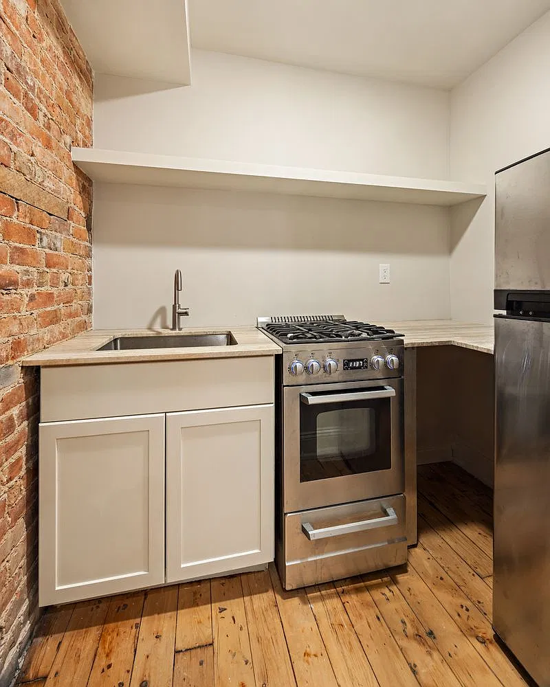 146 Saint James Place — Photo 2