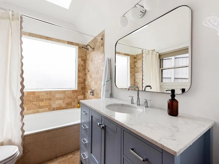 1515 Iverson St NE — Photo 30