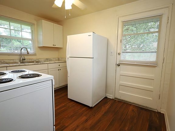 4th image of 2226B Greenlee St