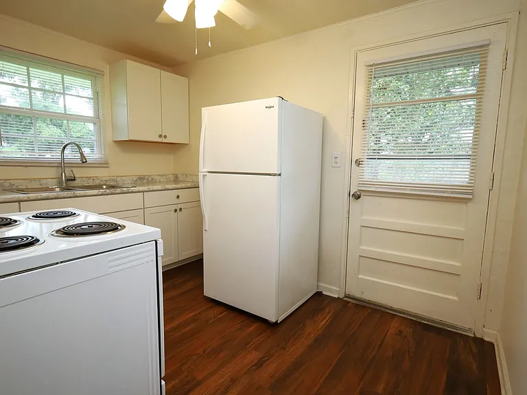 2226B Greenlee St — Photo 4