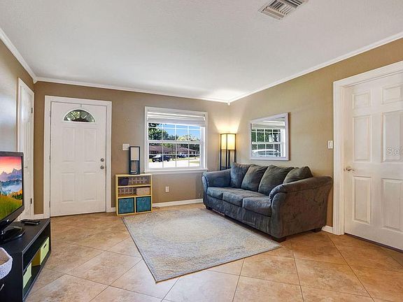 5th image of 118 Lemon Ln