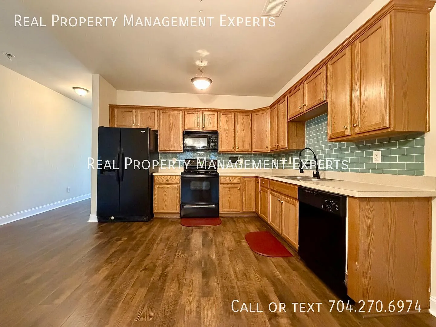 Beautiful 3BR/2BA Townhouse in Charlotte! — Photo 2