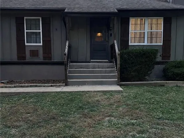 1605 NW Winchester Pl, Blue Springs, MO 64015