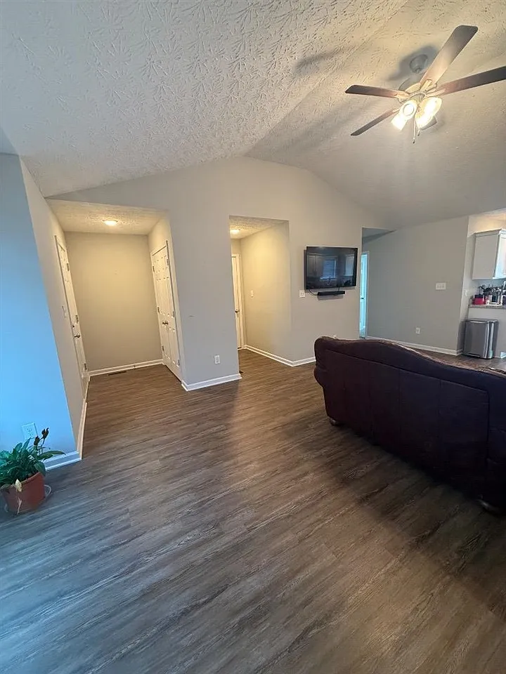 3 bed, 1146 sqft, $1,625 — Photo 4