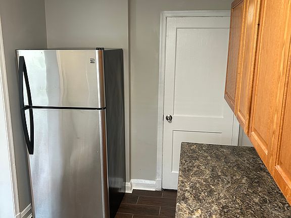 4th image of 1307 Hillsway Ct