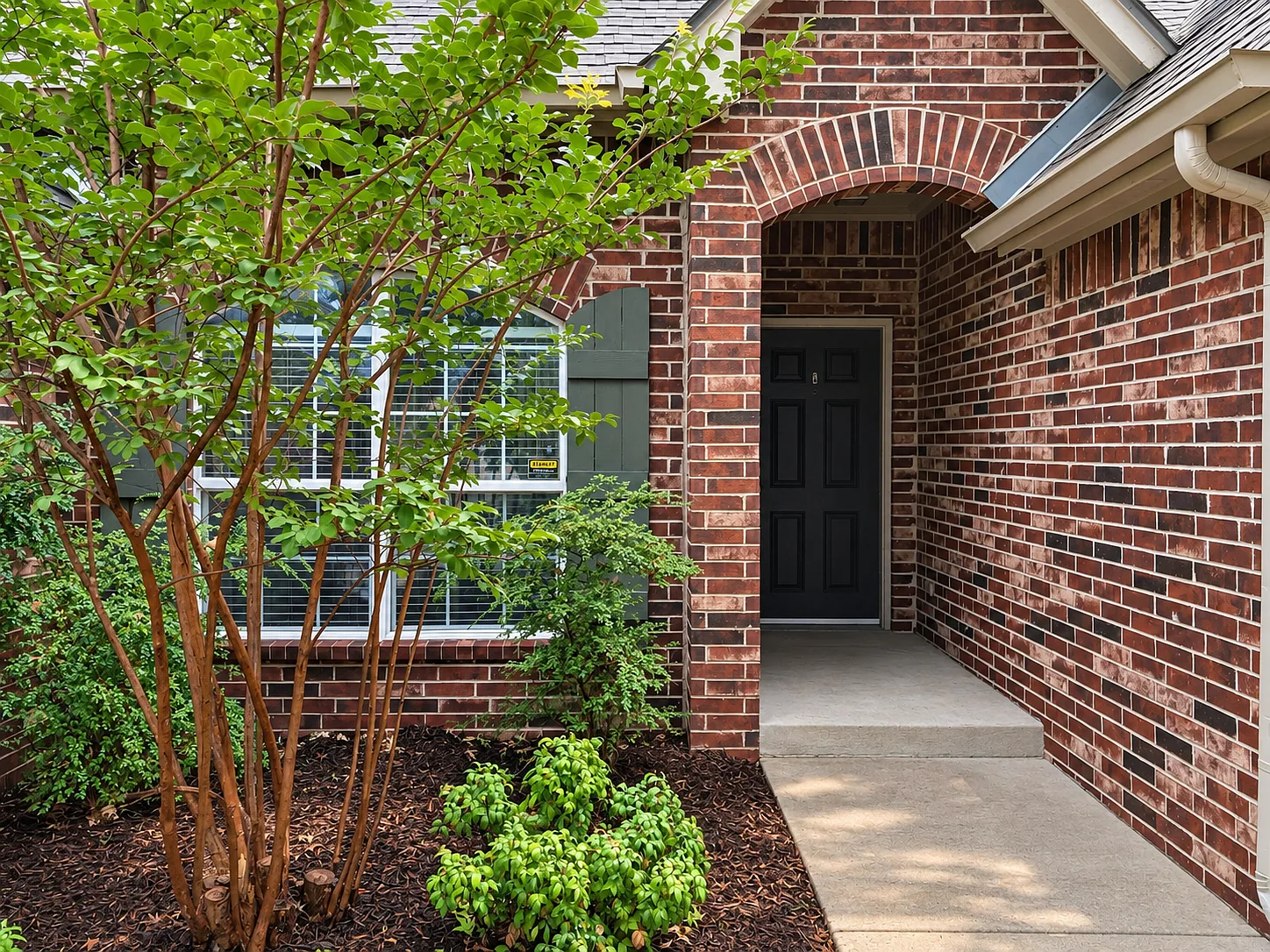 4 bed, 2144 sqft, $2,300 — Photo 4