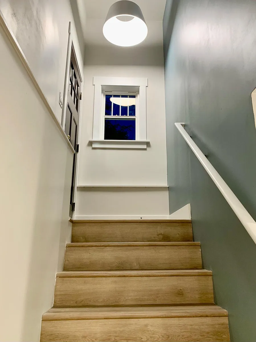 Building Photo - 639 S Loomis Ave #1/2