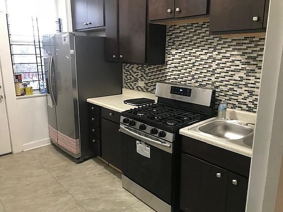 2nd image of 702 E 50th Pl #302