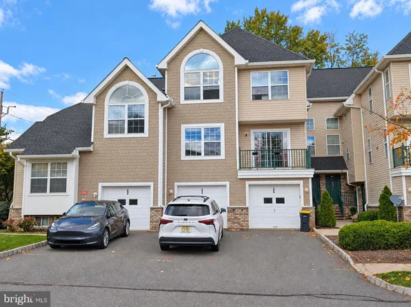 206 Rip Van Dam Ct, Belle Mead, NJ 08502