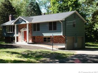 6 Thomas Ct, East Haven, CT 06513
