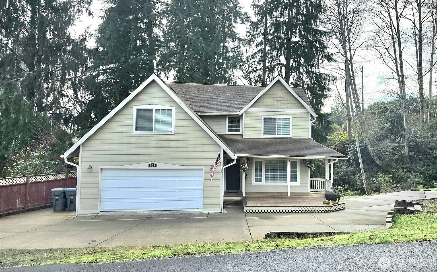 954 Rustic Way photo 1
