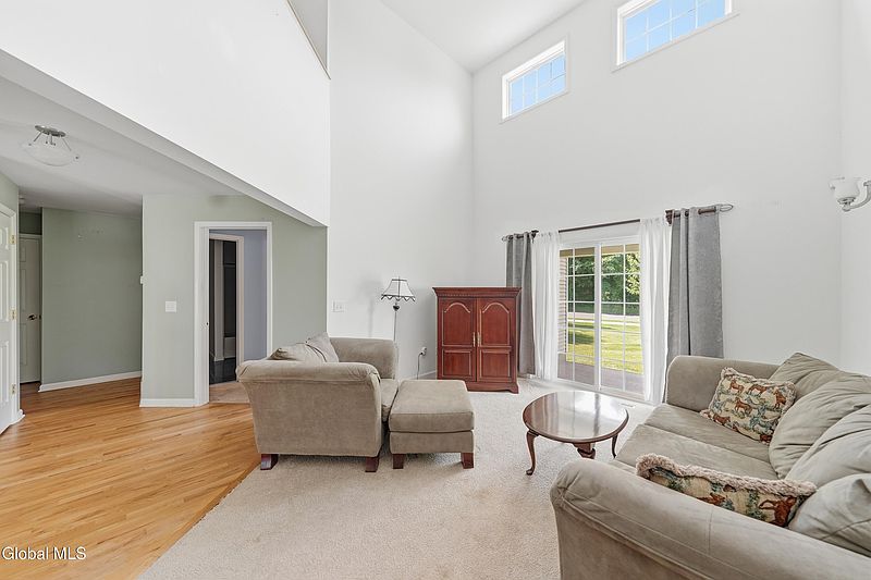 4th image of 6 Patroon Pointe Drive