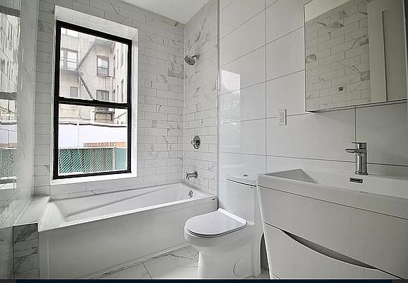 5th image of 246 Sullivan Pl #B1