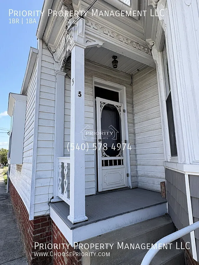 1-Bed Oasis on East Market Street Your Cozy Retreat in Harrisonburg! — Photo 1
