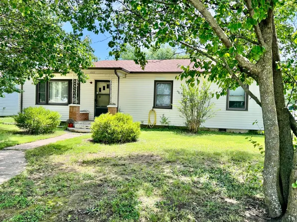1511 W 1st St, Coffeyville, KS 67337