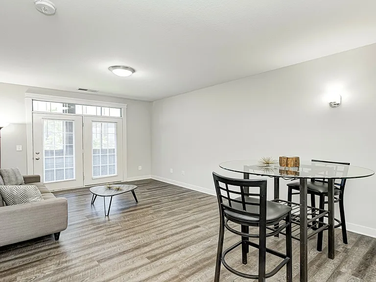 City Flats Walnut — Photo 6