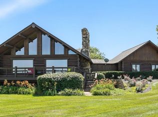 15801 Lakeside Estates Dr, Crete, NE 68333