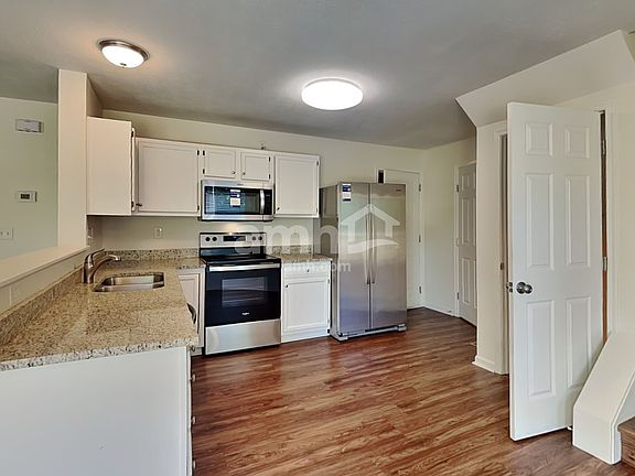 3rd image of 9722 Cloveridge Dr