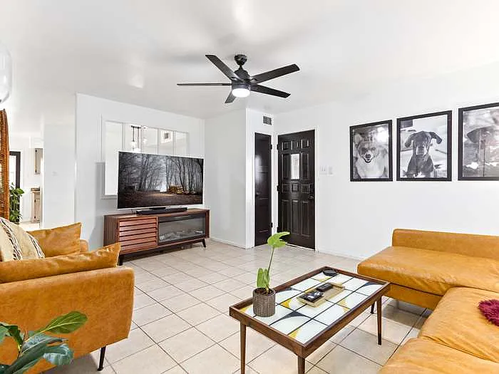 2 bed, 1.5 bath, 1296 sqft, $1,300 — Photo 3