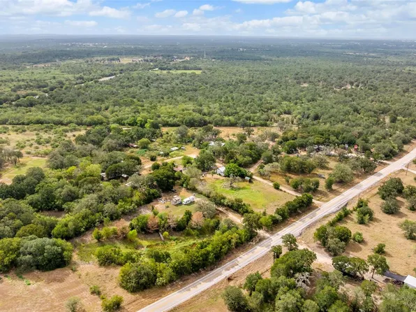 827 Fm 671, Lockhart, TX 78644