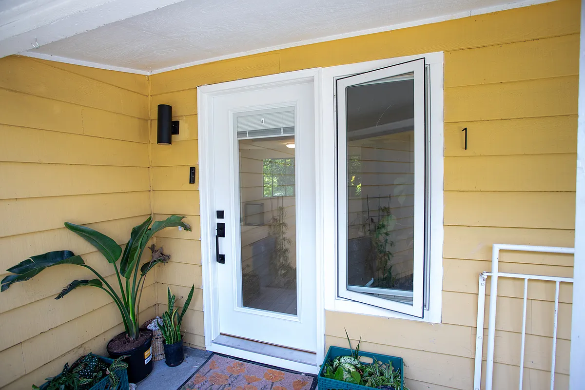 Building Photo - 4023 46th Ave SW #1