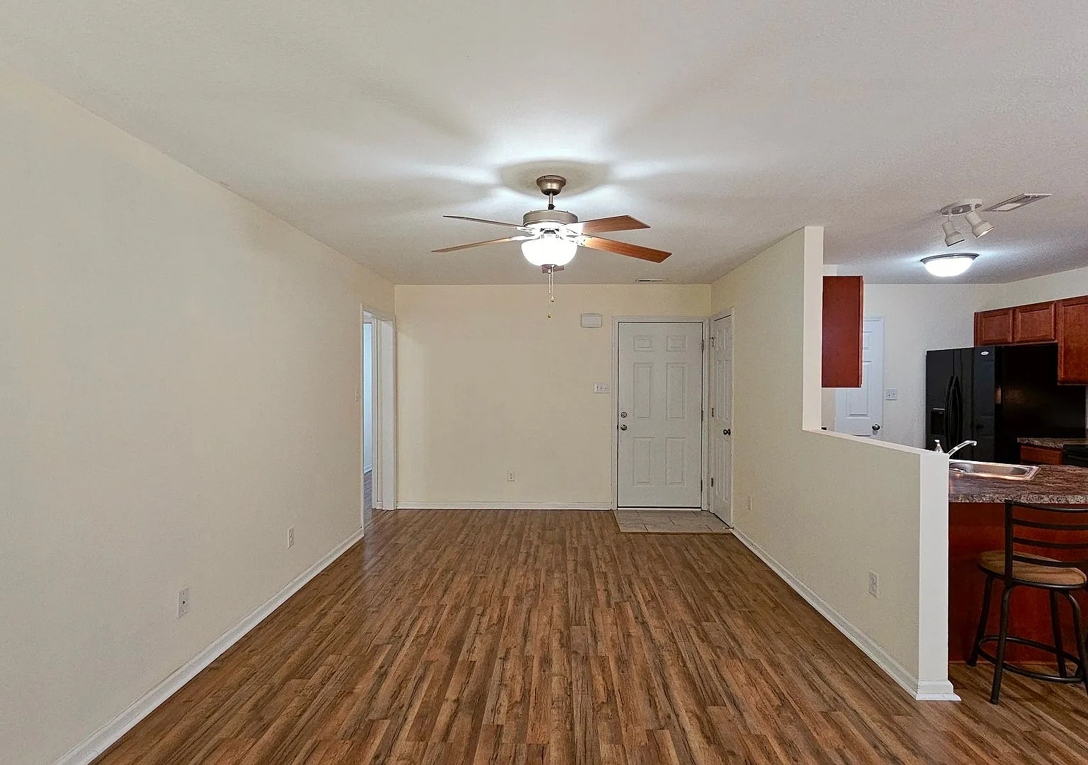 3 BR 2 BA Liberty Hills — Photo 4