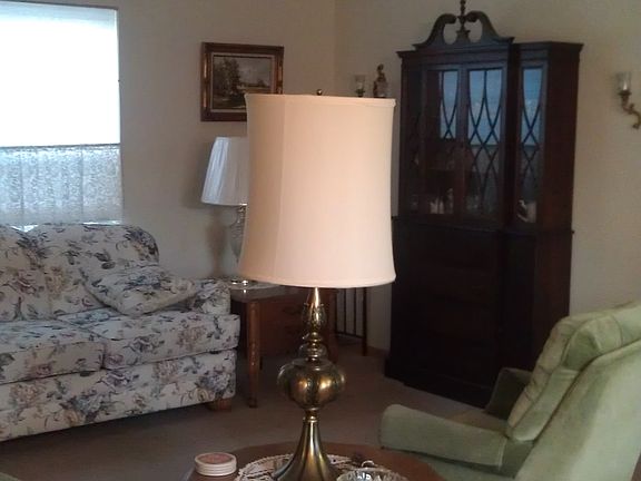 2nd image of 3835 Worthington St