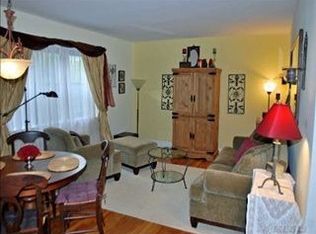 15 Beach Rd APT 2H, Great Neck, NY 11023