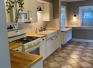 2750 Wagar Rd, Rocky River, OH 44116