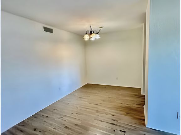 4th image of 828 S Langley Ave Unit 102