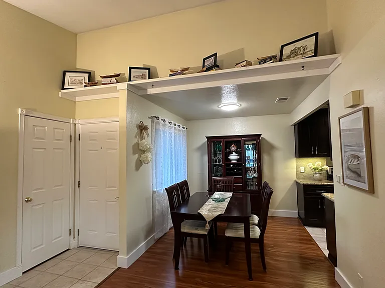 1375 Hull Ln — Photo 3