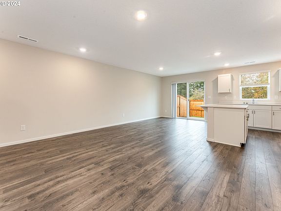 4th image of 4509 NE 103rd Pl