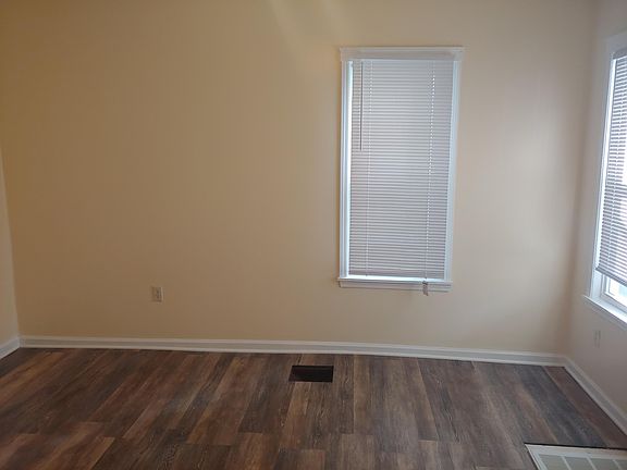3rd image of 132 Fairview Ave #1