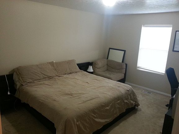 5th image of 80 E Rose Lake Dr