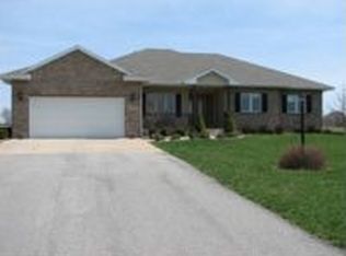 446 Grebner Rd, Metamora, IL 61548