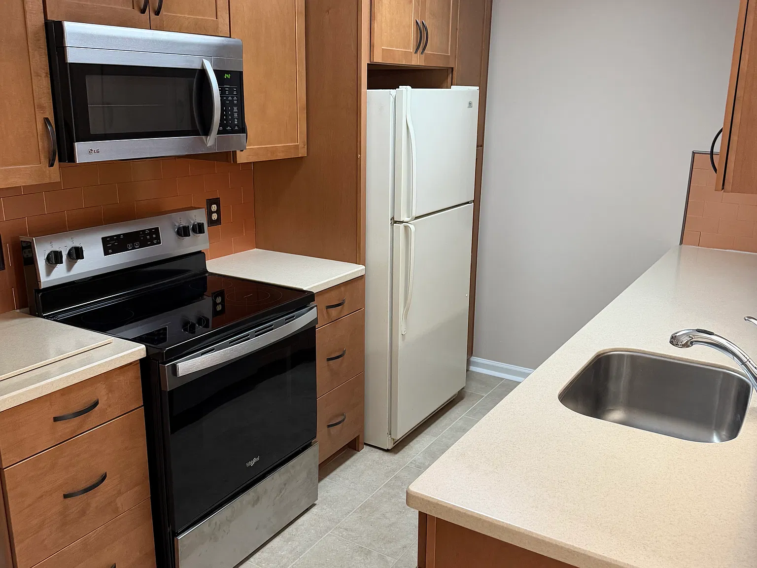 2 bed, 925 sqft, $1,500 — Photo 3