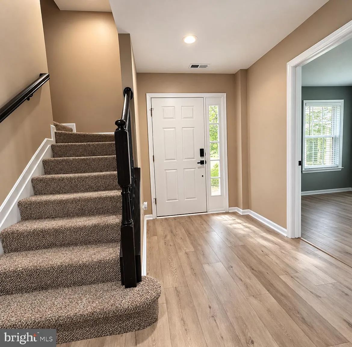 4 bed, 3.5 bath, 2640 sqft, $3,600 — Photo 4